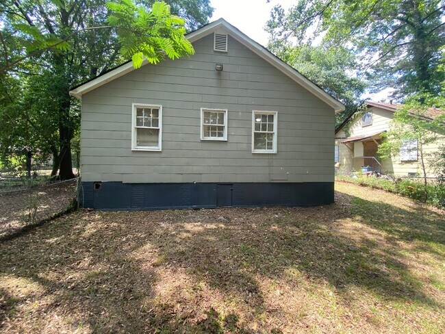 Foto del edificio - **AVAILABLE NOW** 2 Bedroom / 1 Bathroom Home for Rent in Columbus, GA***