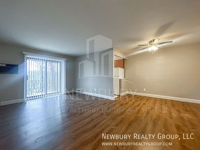 Building Photo - Welcome to Your New Home in the Westwood/O...