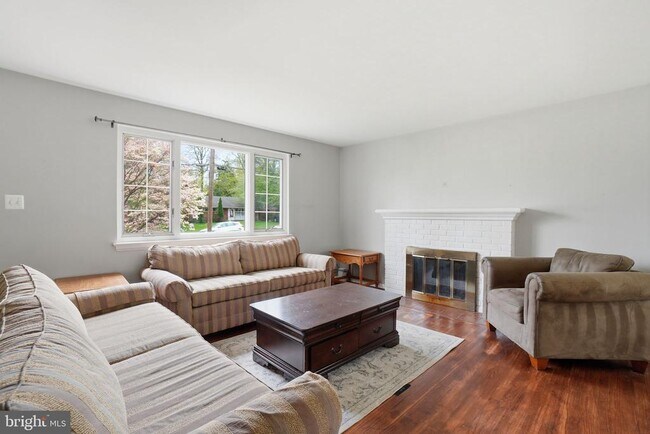 Foto del edificio - 7414 Jervis St