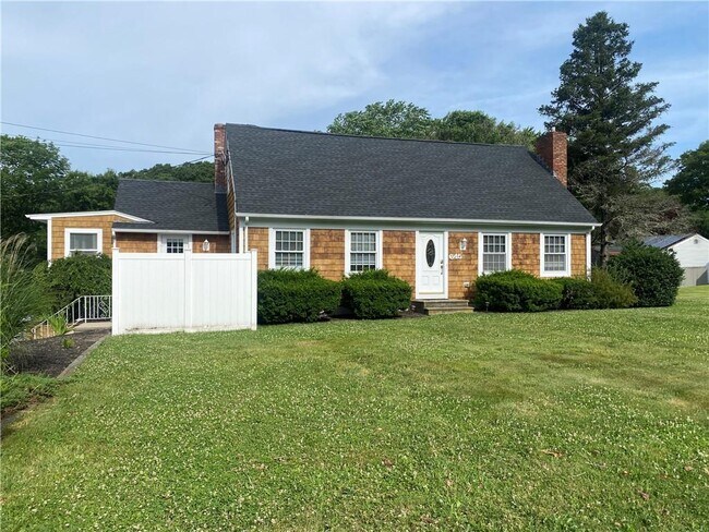 Building Photo - 645 Fish Rd