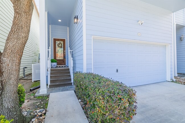 Foto del edificio - 3325 New Garden View Ln