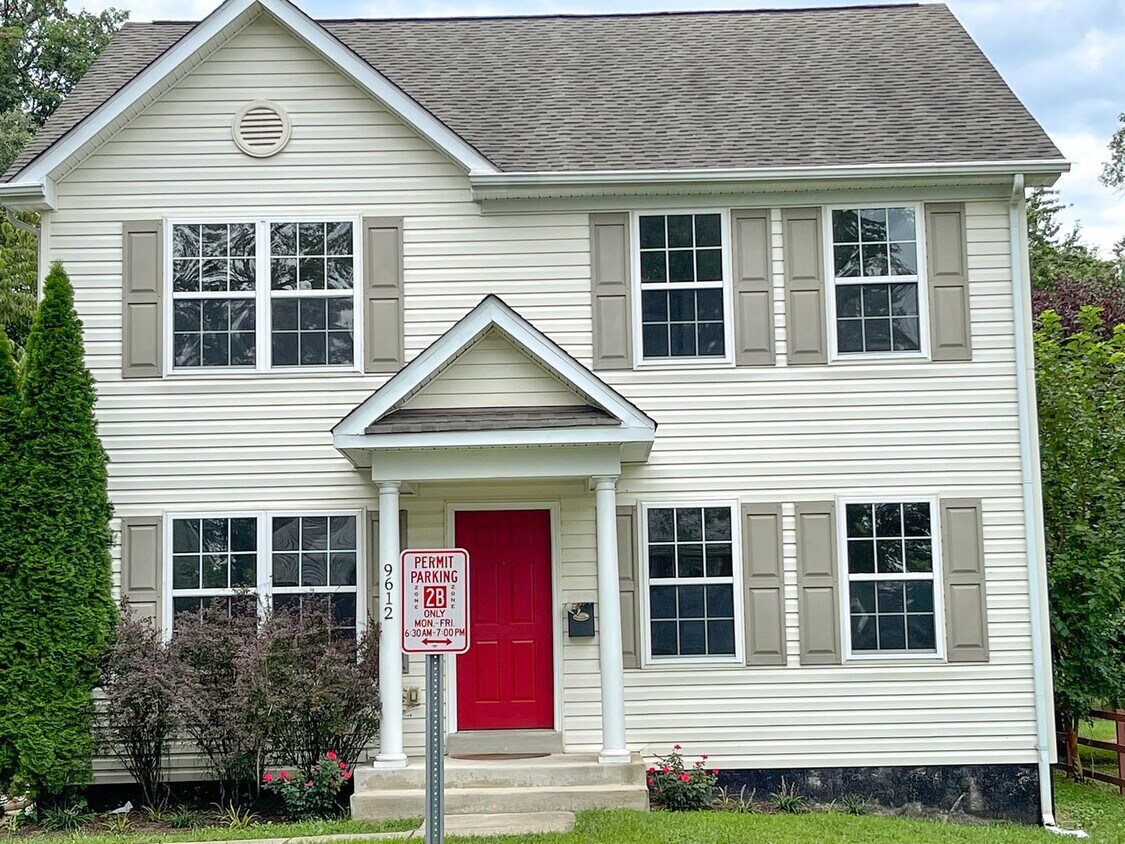 Foto principal - Lovely Traditional 5BR/3BA home in excelle...
