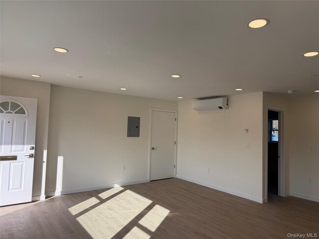 Foto del edificio - 5 Colonial Dr