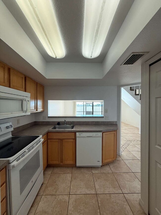 Foto del edificio - Beachside townhome with 3 bedrooms and 2 b...