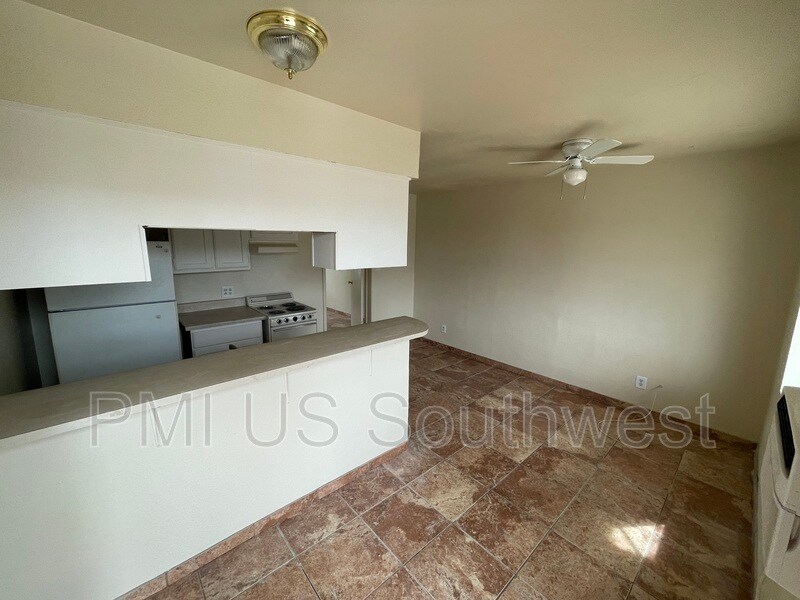 Primary Photo - 2070 Riviera Blvd
