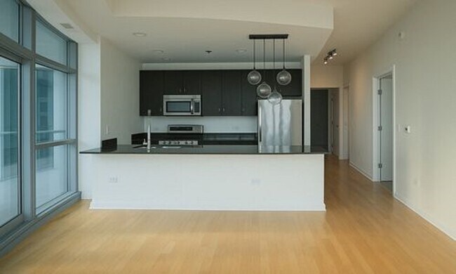Foto del edificio - 303 W Ohio St