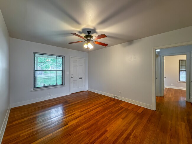 Foto del edificio - 400 E 8th St