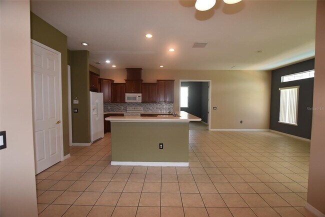 Building Photo - 1690 Swallowtail Ln