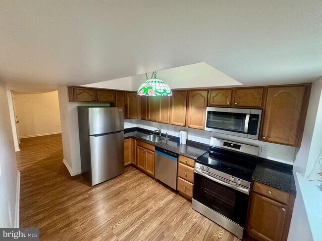 Foto del edificio - 132 Hampstead Dr