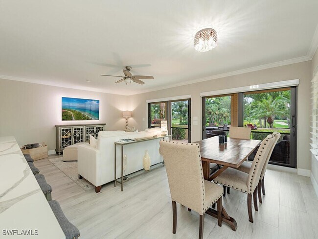 Foto del edificio - 6080 Pelican Bay Blvd