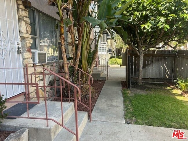 Building Photo - 4505 Murietta Ave