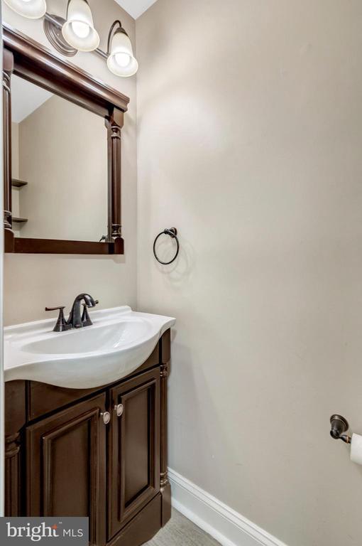 Building Photo - 8482 Springfield Oaks Dr