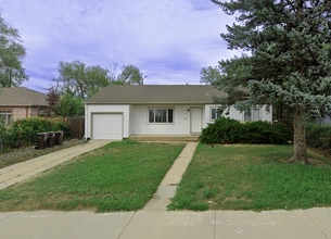 Building Photo - 2887 Moorhead Ave