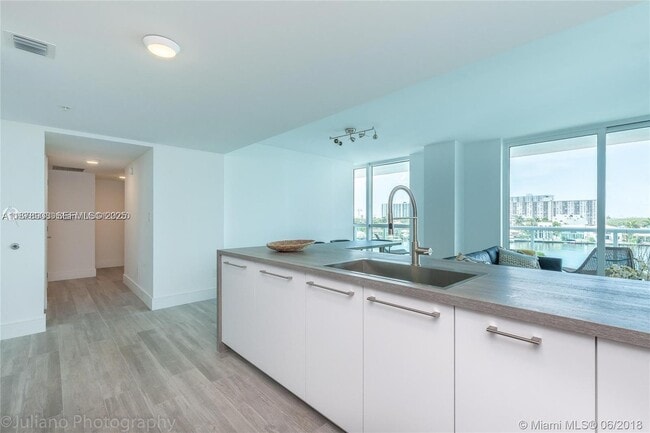 Building Photo - 400 Sunny Isles Blvd