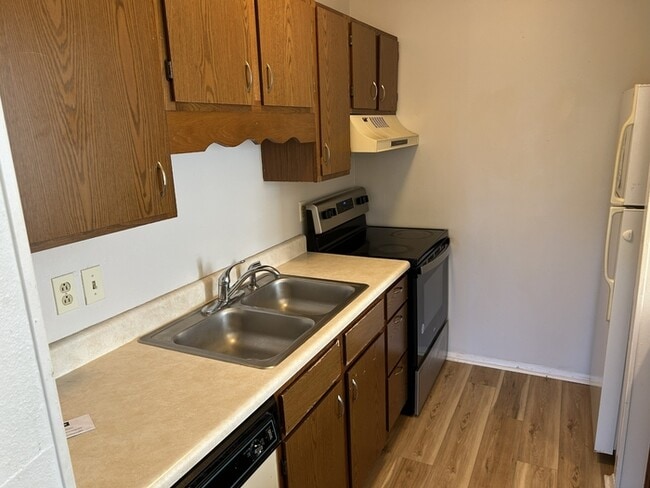 Foto del edificio - 3615 N Crestview Dr NW