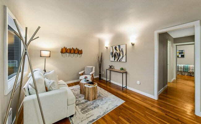 Foto del edificio - 5606 25th Ave SW