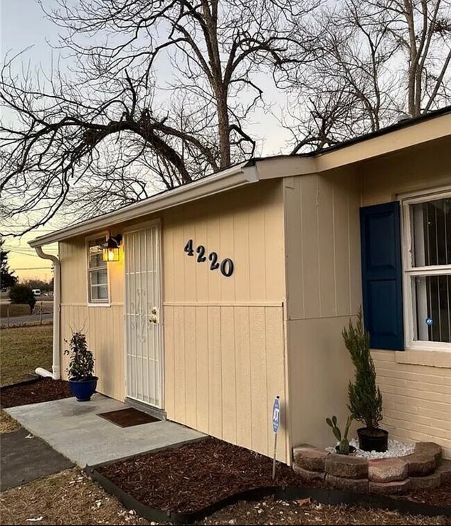 Building Photo - 4220 Elkan Ave Building Photo - 4220 Elkan Ave