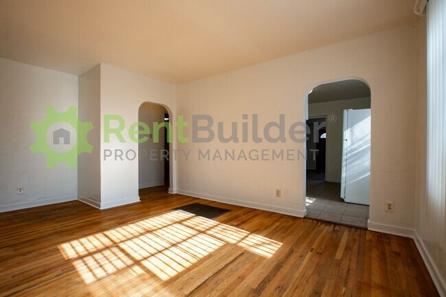 Foto del edificio - 608 Madison St NE