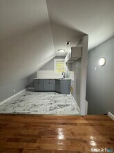 Building Photo - 231 Davenport Ave