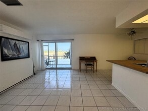 Building Photo - 1701 Buchanan St