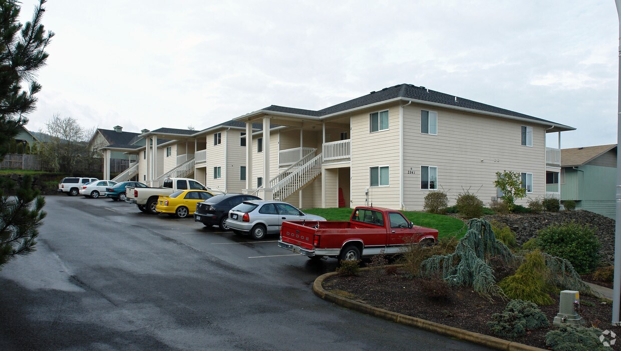 2941 W Lorraine Ave, Roseburg, OR 97471 Apartments in Roseburg, OR