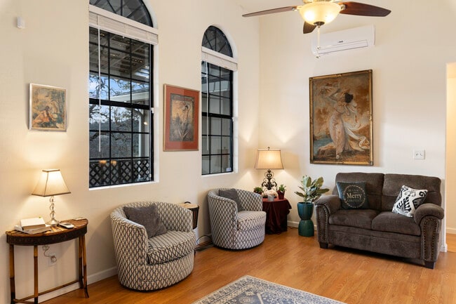 Foto del edificio - 14506 Spruce Grove Rd