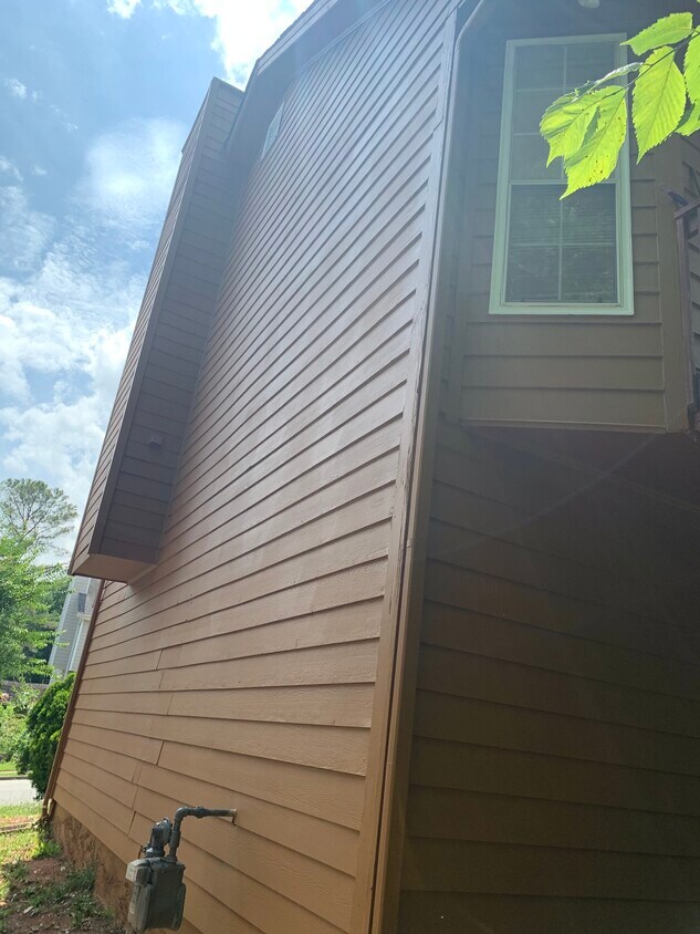Foto del edificio - 895 Burns Walk Ct NW