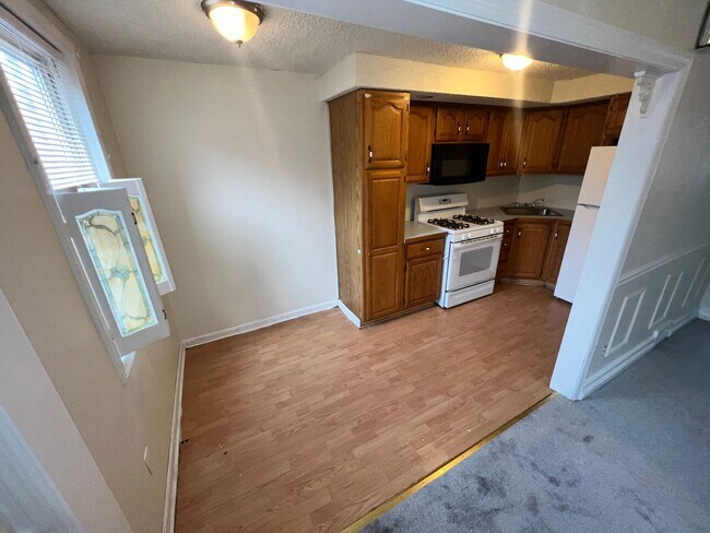Foto del edificio - Newly Renovated 3 Bedroom Home with New Ca...