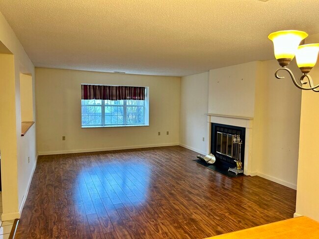 Building Photo - 187 Chapman Pl