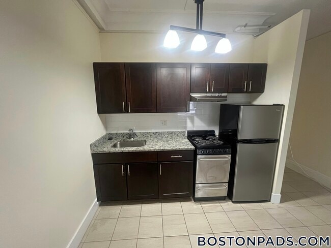 Building Photo - 62 Boylston St