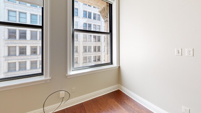 Building Photo - Hotel Saint Louis Apartments