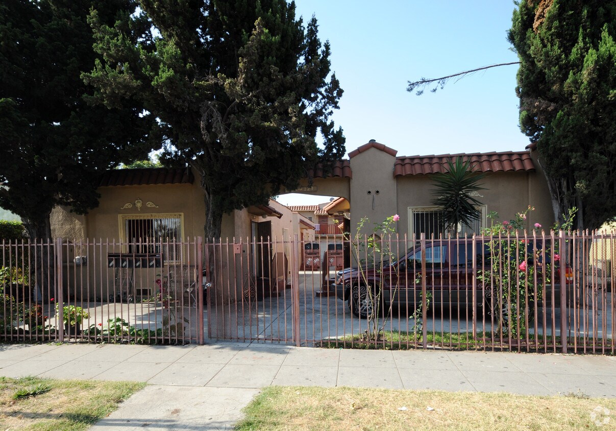 Primary Photo - 124-128 1/2 E. 74th St.