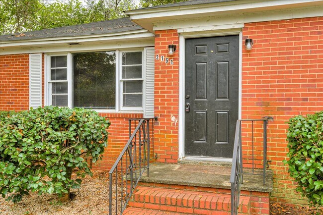 Foto del edificio - 2151 Bungalow Rd