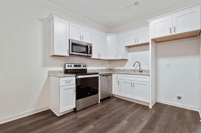 Building Photo - 417 Burson Ave