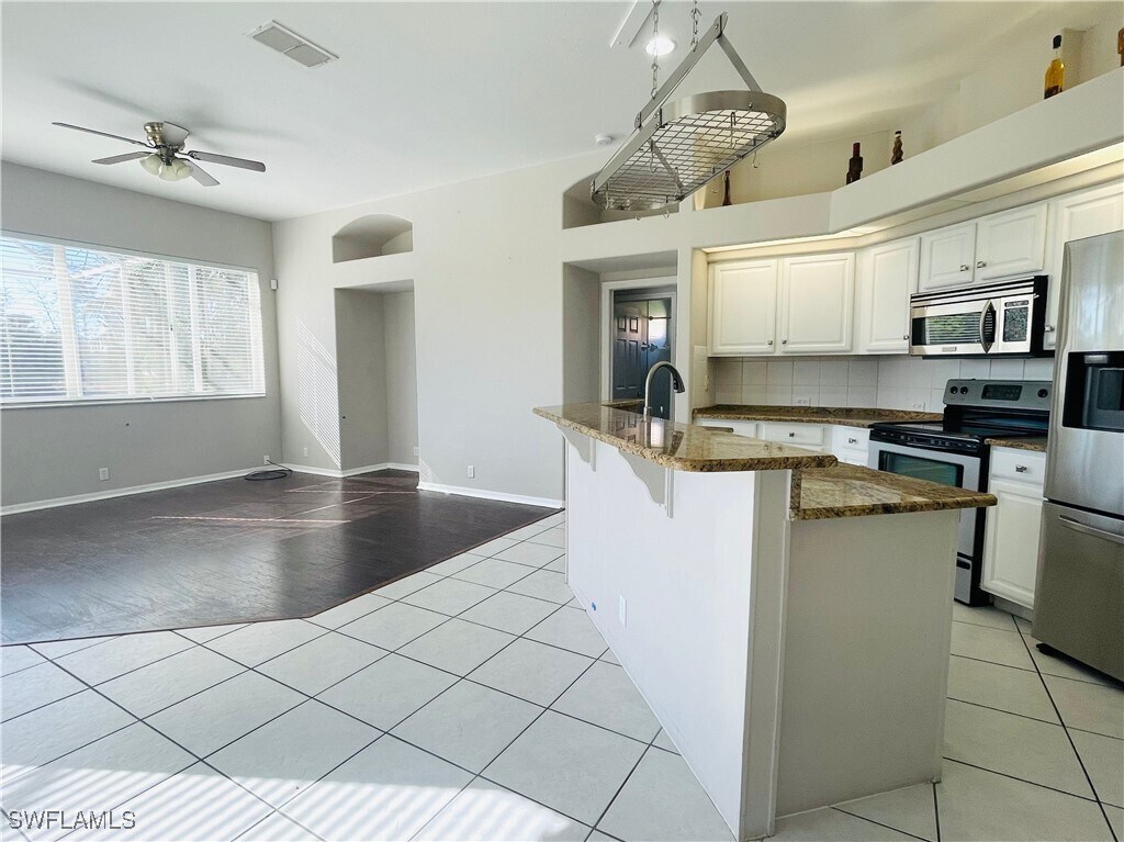 Primary Photo - 2271 Eaton Lake Ct