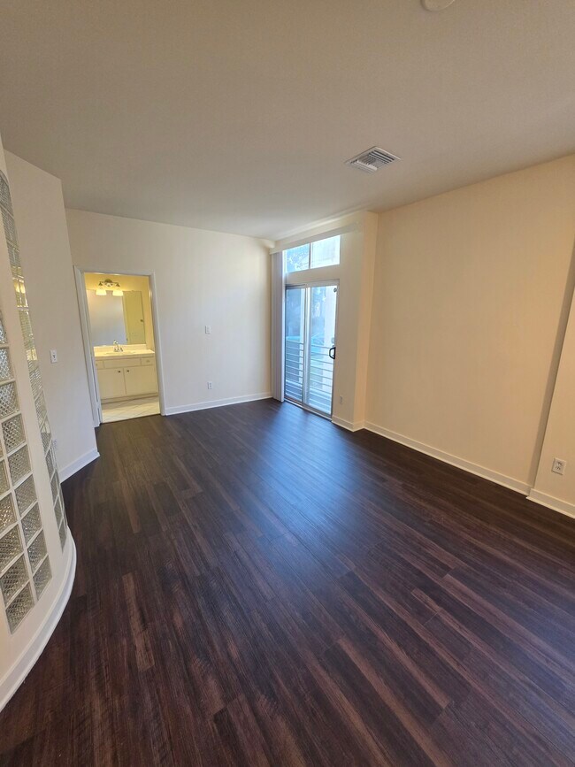 Foto del edificio - 900 N Croft Ave