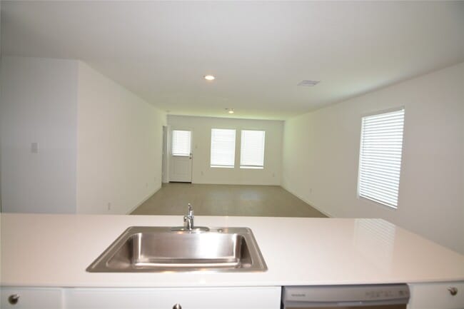 Building Photo - 26926 Dalmatian Bellflower Dr