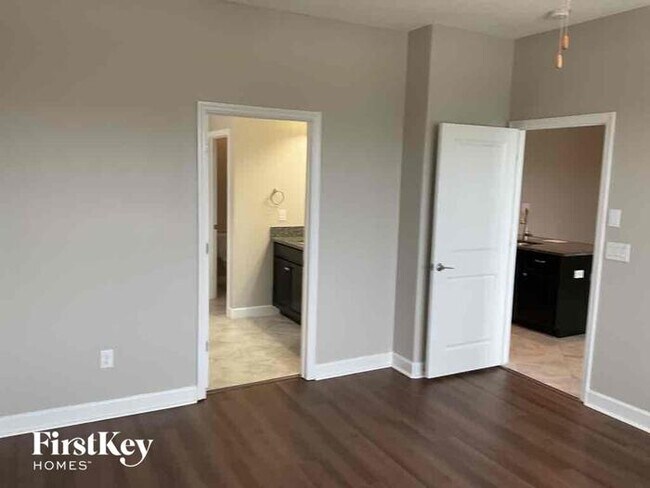 Building Photo - 9660 Ivory Dr