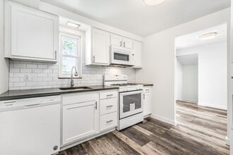 Building Photo - 2124 Fairland St