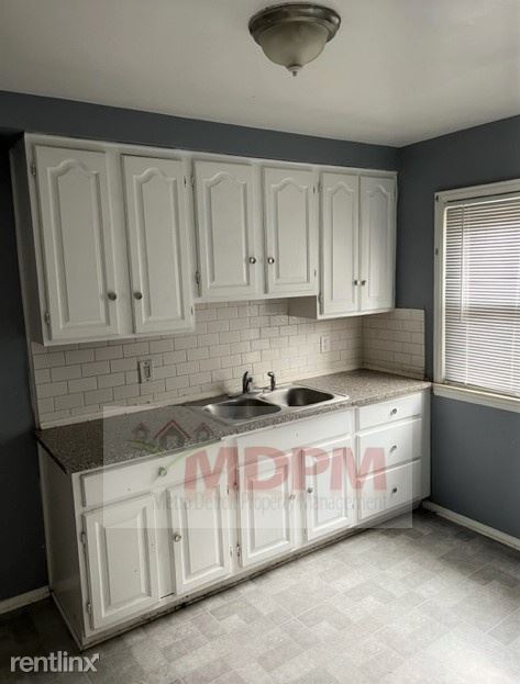 Foto del edificio - 3 br, 1 bath House - 19470 Prest St