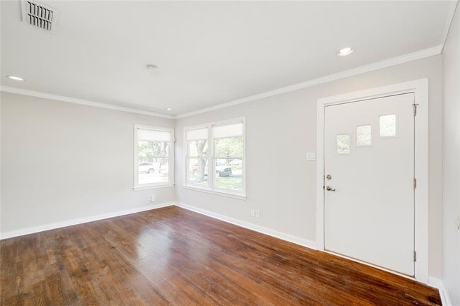 Building Photo - 8314 Polar Dr