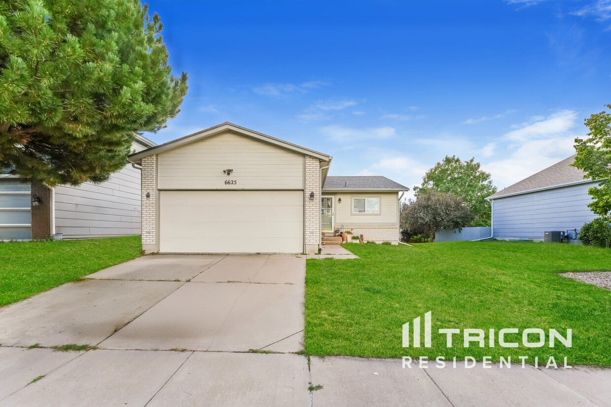 Foto principal - 6625 Bear Tooth Dr