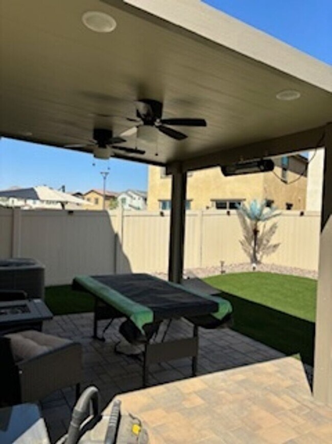 Foto del edificio - 3 Bedroom Townhome in Winchester