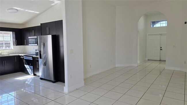 Building Photo - 9125 SW 166th Ave