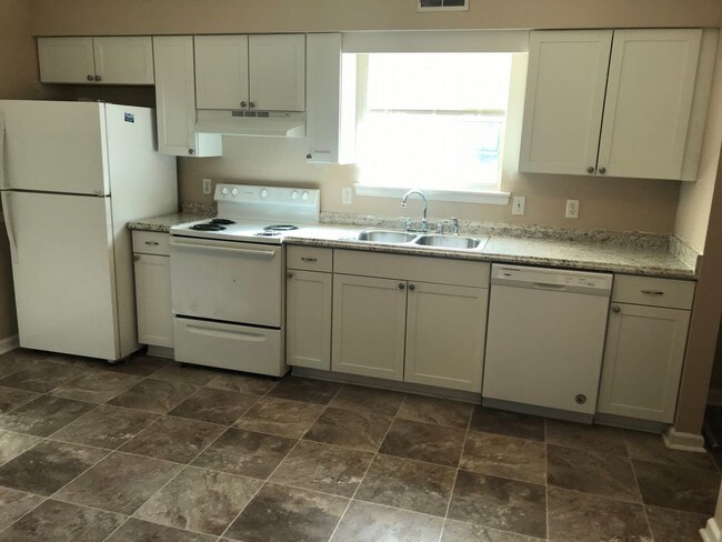 Building Photo - 2563 Carriage Dr