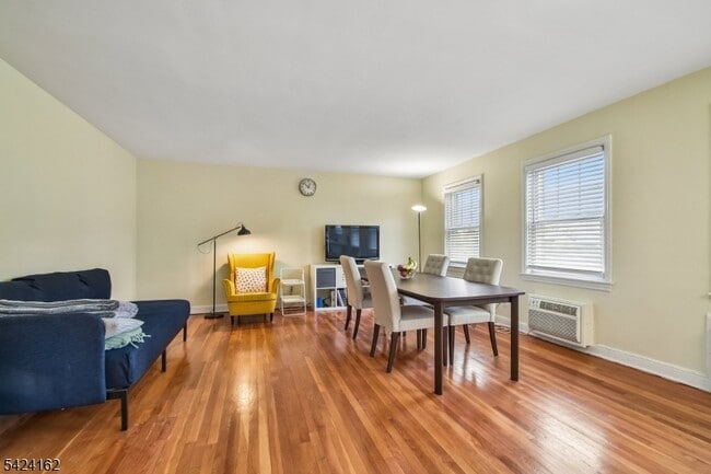 Building Photo - 176 Millburn Ave