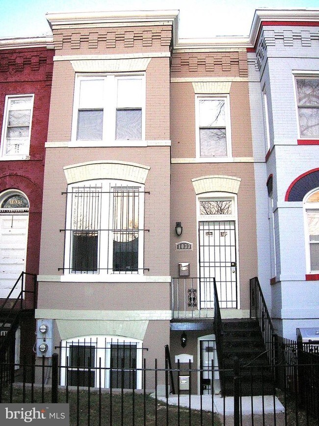 Foto del edificio - 1033 5th St NE