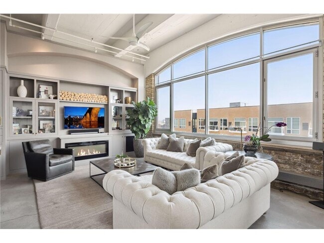 Foto del edificio - 700 N Washington Ave