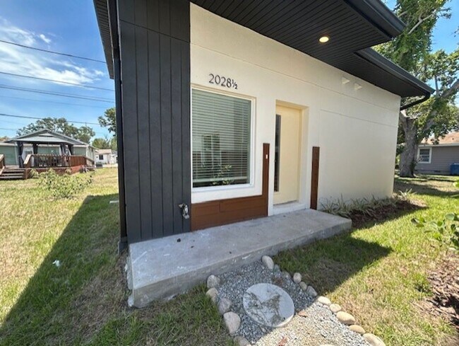Building Photo - *NEW Build! Centrally located 1/1.
