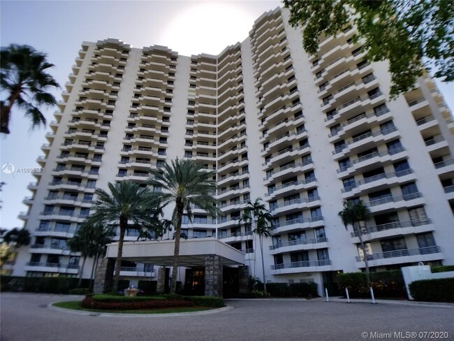 Building Photo - PARC CENTRAL AVENTURA SOUTH